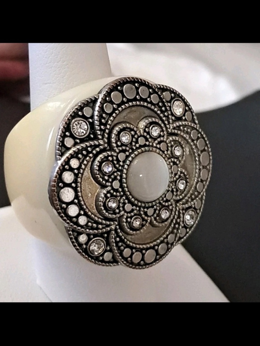 Ivory Silver Filigree Floral Statement Cocktail Ring with White Center size 9